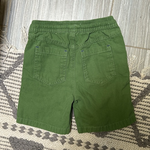 Mini Boden Khaki Olive Pull on Short. 4y - Picture 2 of 5